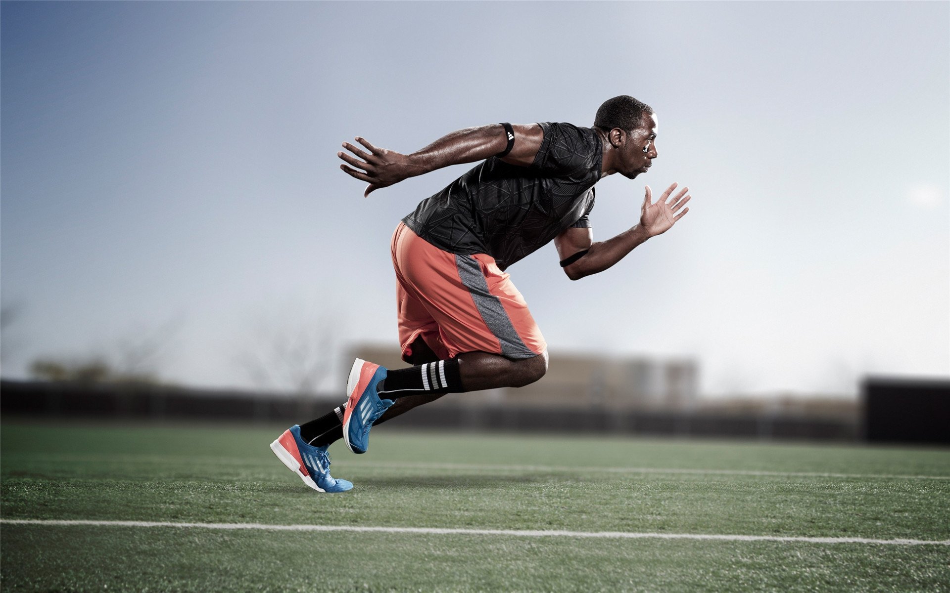 城市夜跑节：灯火阑珊中的运动狂欢，城市夜徒